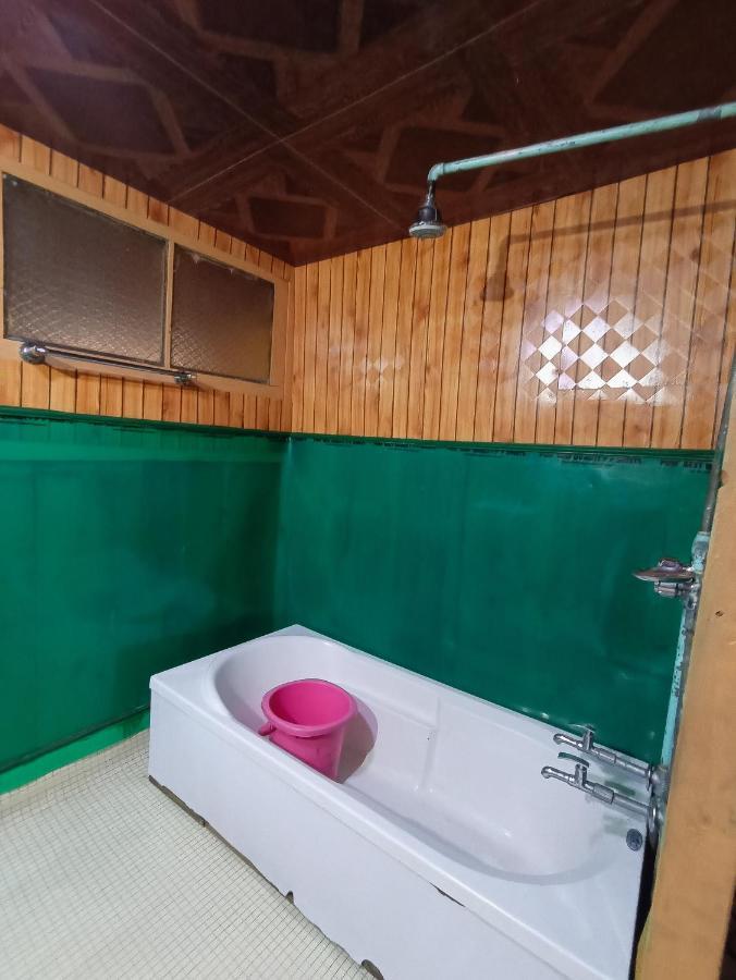 Hb Nancy Group Of Houseboats Srīnagar Exterior foto