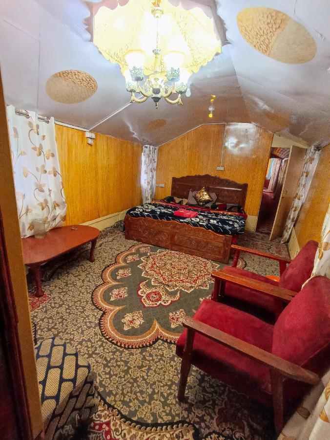 Hb Nancy Group Of Houseboats Srīnagar Exterior foto