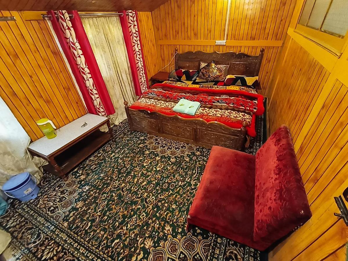 Hb Nancy Group Of Houseboats Srīnagar Exterior foto