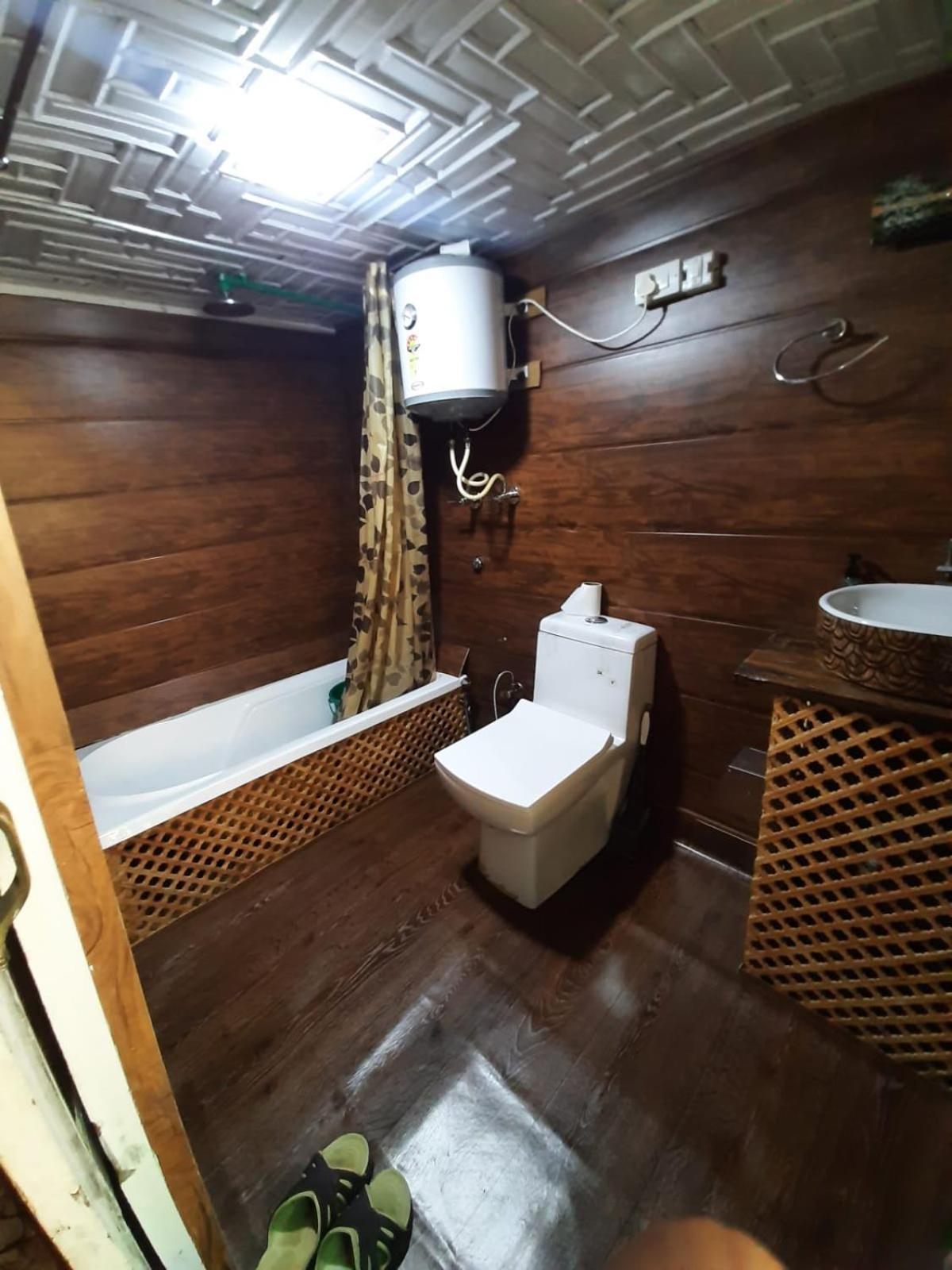 Hb Nancy Group Of Houseboats Srīnagar Exterior foto