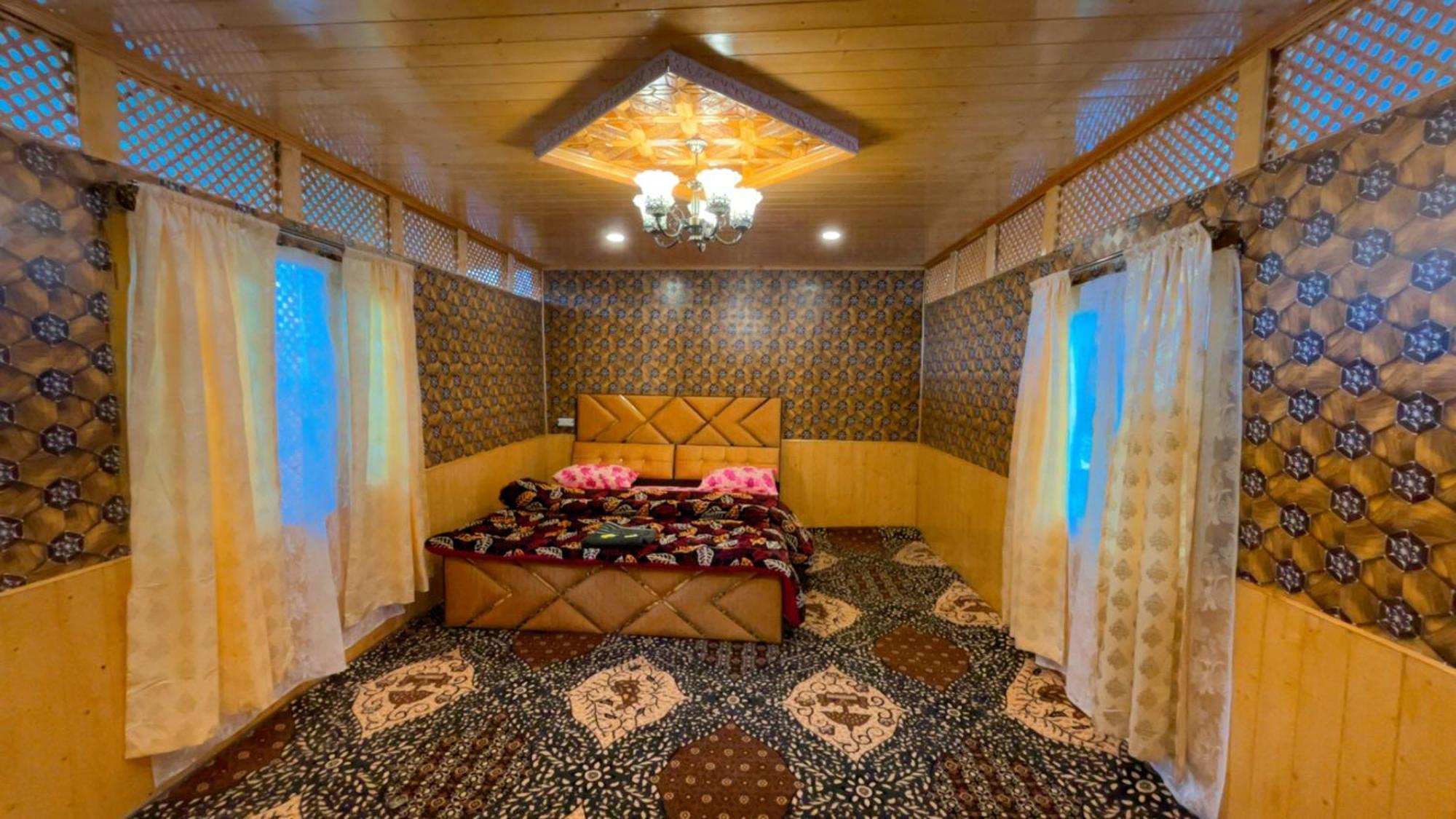 Hb Nancy Group Of Houseboats Srīnagar Exterior foto
